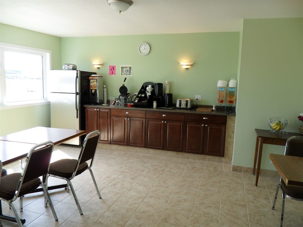 Westway Inn Motel Neepawa Екстериор снимка