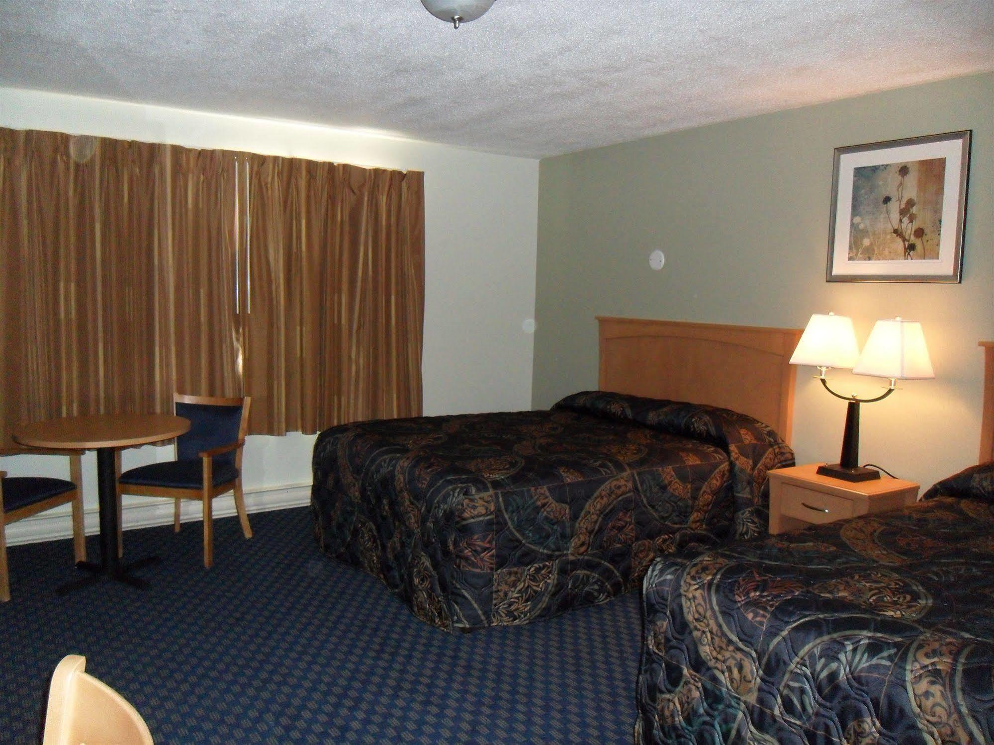 Westway Inn Motel Neepawa Екстериор снимка