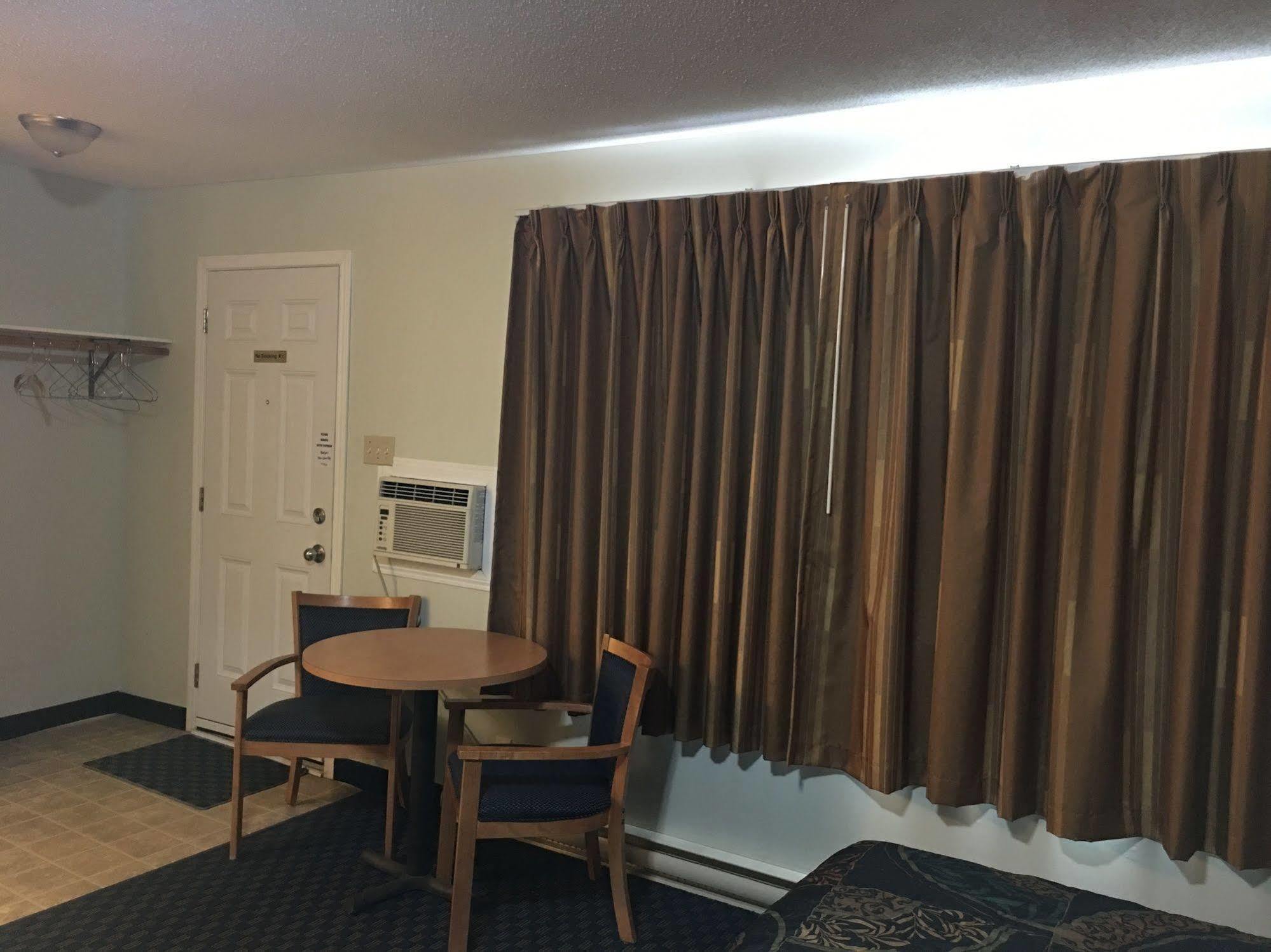Westway Inn Motel Neepawa Екстериор снимка