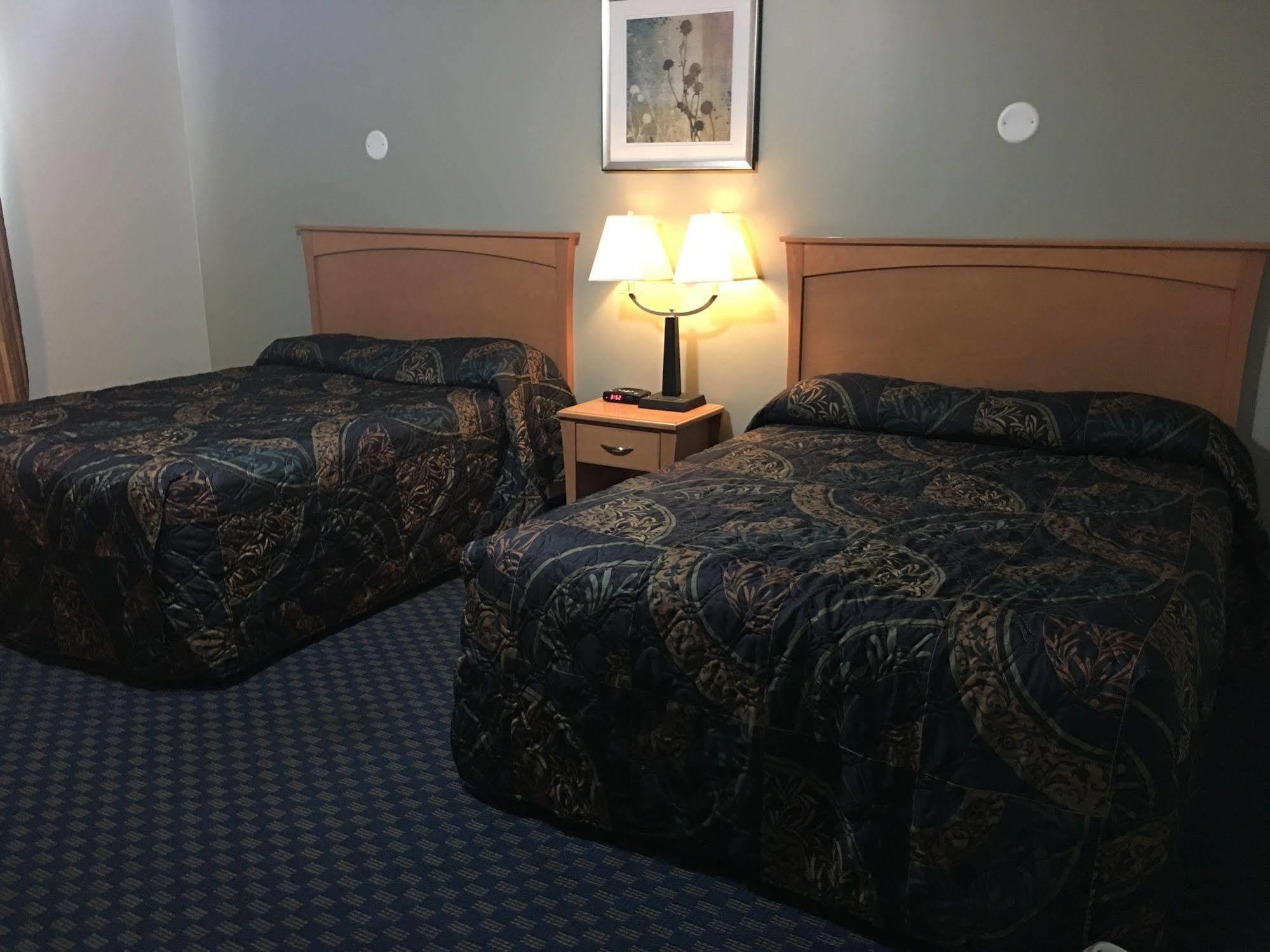 Westway Inn Motel Neepawa Екстериор снимка