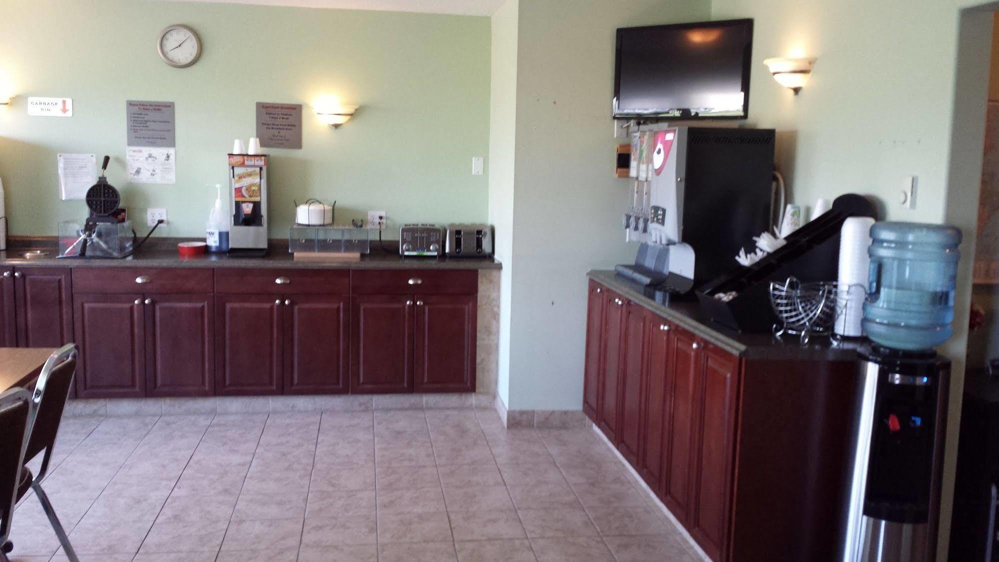 Westway Inn Motel Neepawa Екстериор снимка
