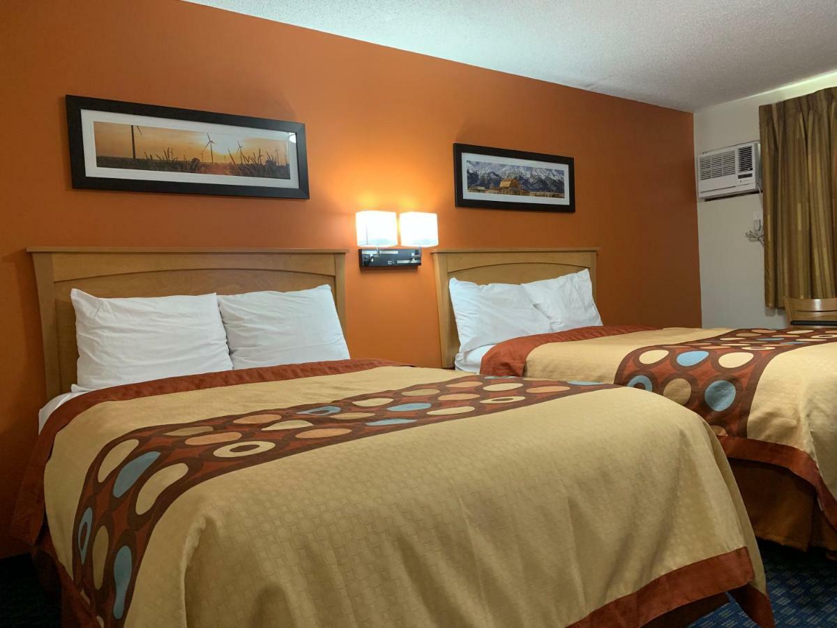 Westway Inn Motel Neepawa Екстериор снимка