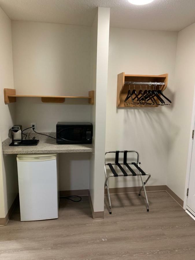 Westway Inn Motel Neepawa Екстериор снимка