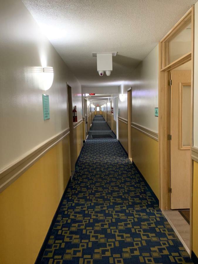 Westway Inn Motel Neepawa Екстериор снимка