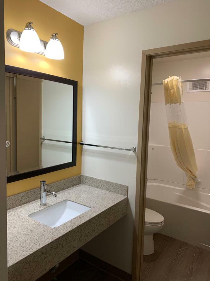 Westway Inn Motel Neepawa Екстериор снимка