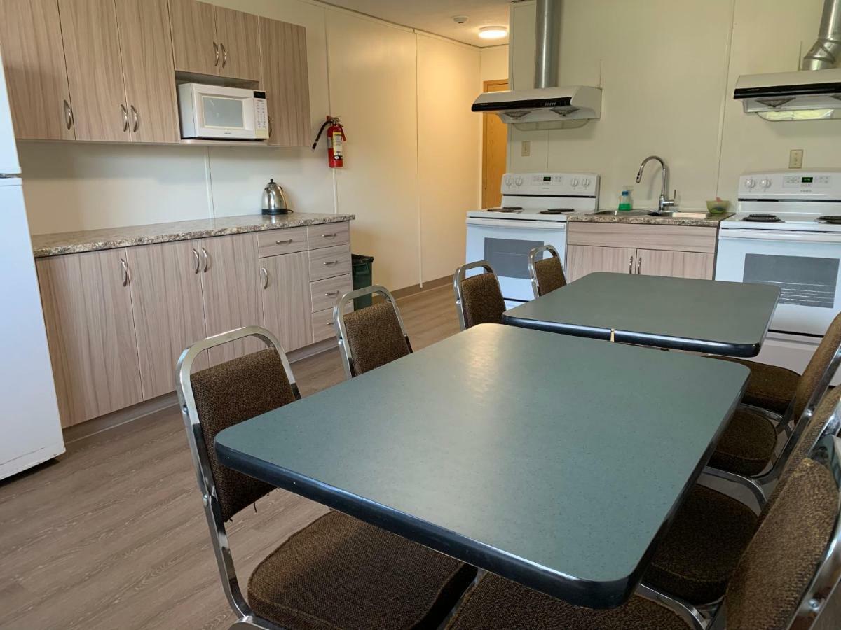 Westway Inn Motel Neepawa Екстериор снимка