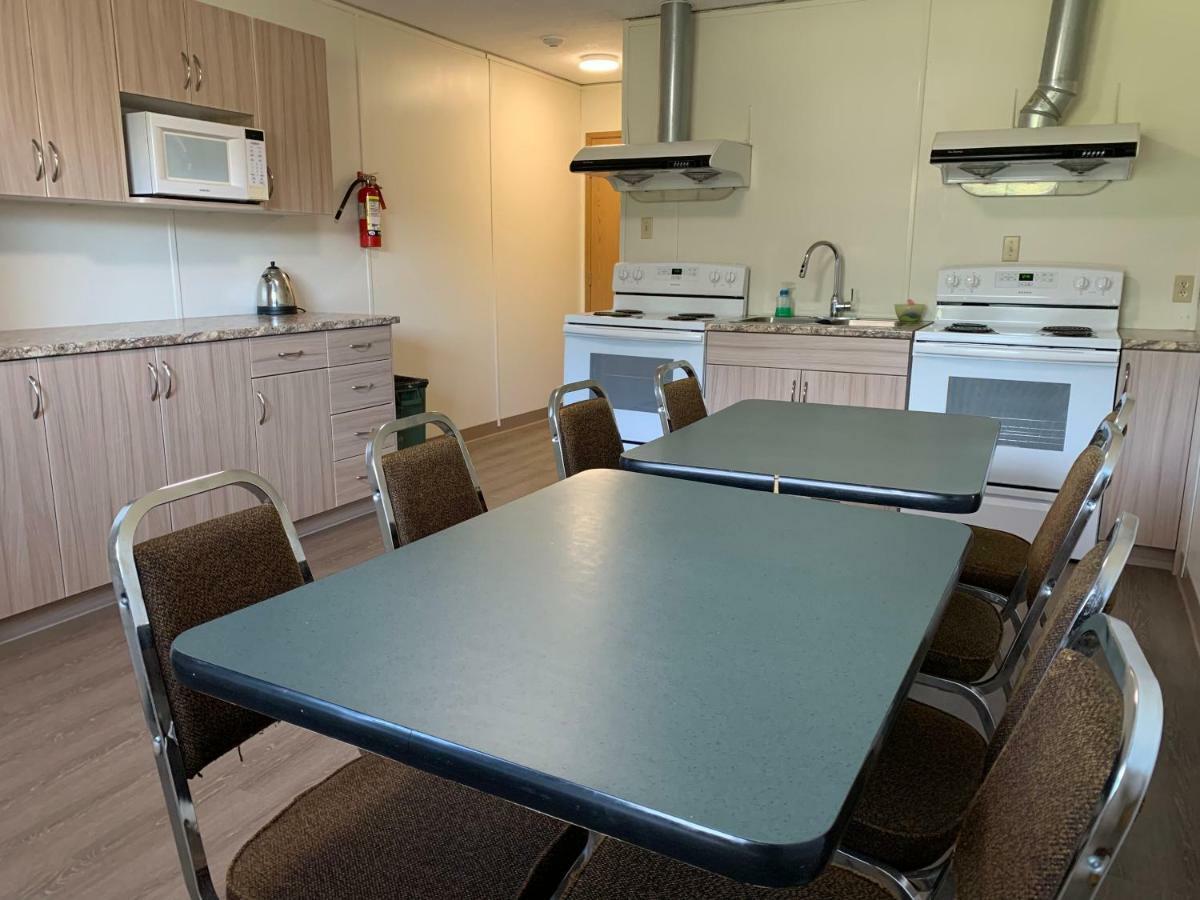Westway Inn Motel Neepawa Екстериор снимка