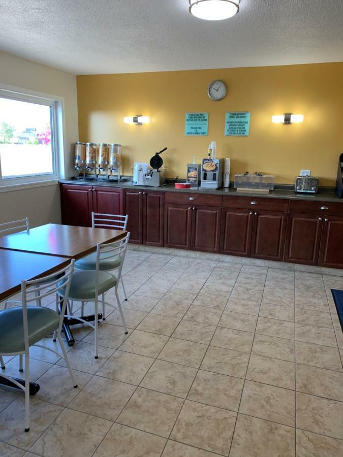 Westway Inn Motel Neepawa Екстериор снимка