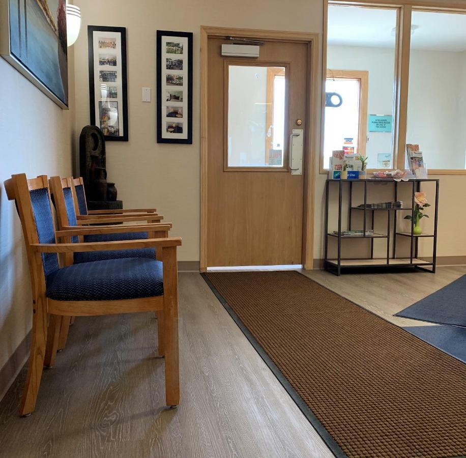 Westway Inn Motel Neepawa Екстериор снимка