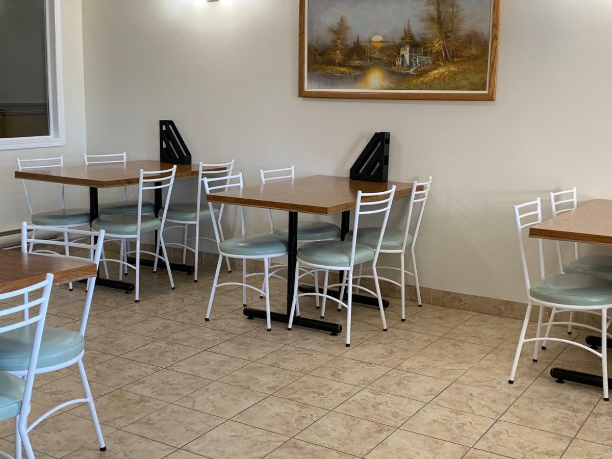 Westway Inn Motel Neepawa Екстериор снимка